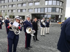 Venter på første oppmarsj Foto: Wenche Moflag Fyhn